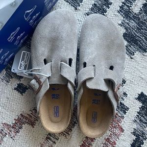 NIB Birkenstock Boston Clogs Taupe Suede Narrow Soft Footbed EU 38 US size 7/7.5